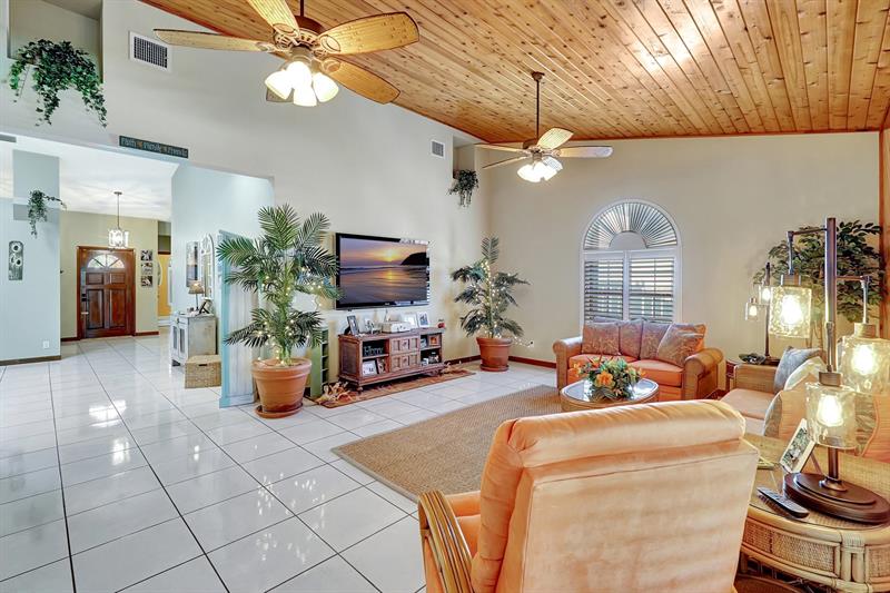 Image 30 of 52 For 419 6th St  