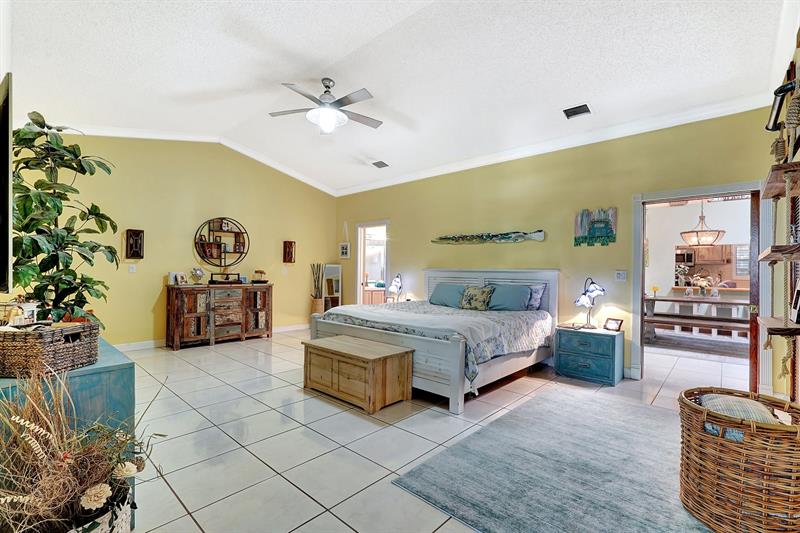 Image 38 of 52 For 419 6th St  