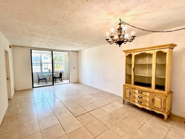 Image 10 of 39 For 2861 Somerset Dr  312