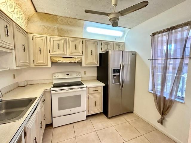 Image 12 of 39 For 2861 Somerset Dr  312