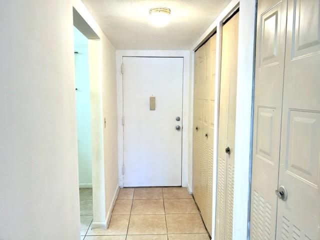 Image 13 of 39 For 2861 Somerset Dr  312
