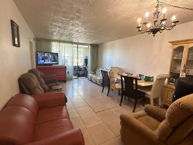 Image 15 of 39 For 2861 Somerset Dr  312