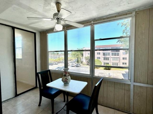 Image 18 of 39 For 2861 Somerset Dr  312