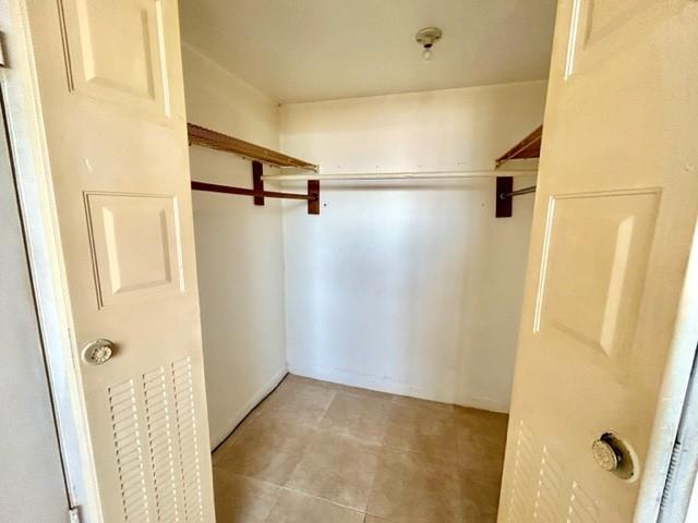Image 21 of 39 For 2861 Somerset Dr  312