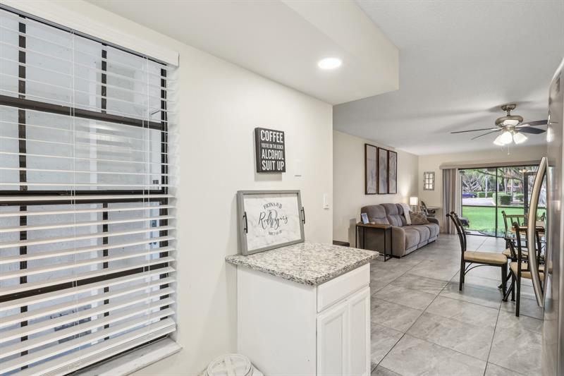Image 10 of 41 For 301 Olivewood Pl  0130