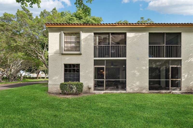 Image 41 of 41 For 301 Olivewood Pl  0130
