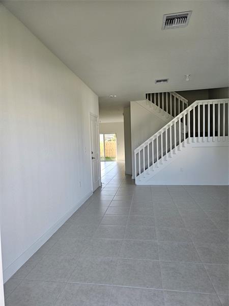 Image 3 of 16 For 12028 46th St