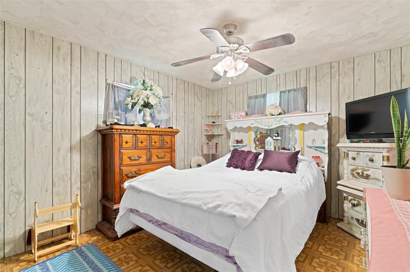 Image 7 of 11 For 246 Seville Rd