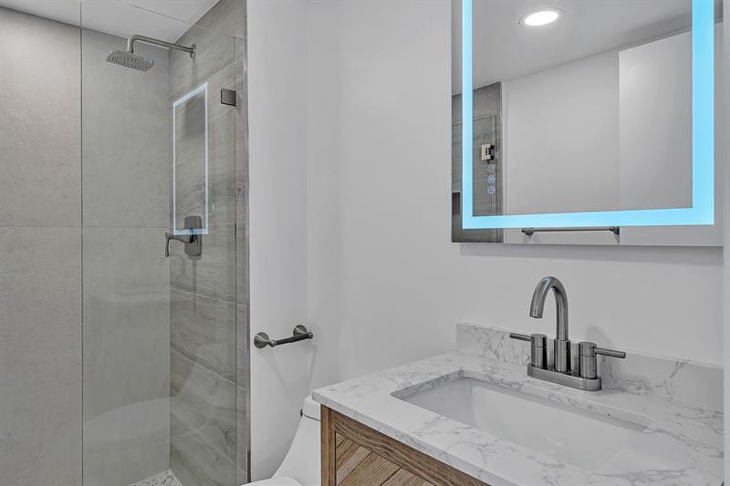 Image 14 of 31 For 9818 Marina Blvd  1225