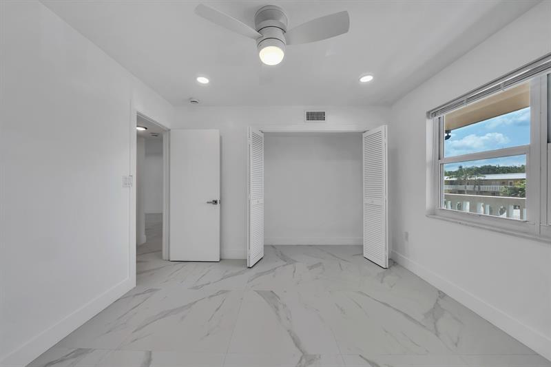 Image 21 of 31 For 9818 Marina Blvd  1225