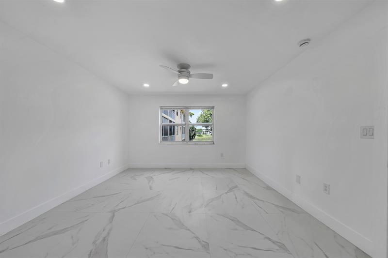 Image 22 of 31 For 9818 Marina Blvd  1225