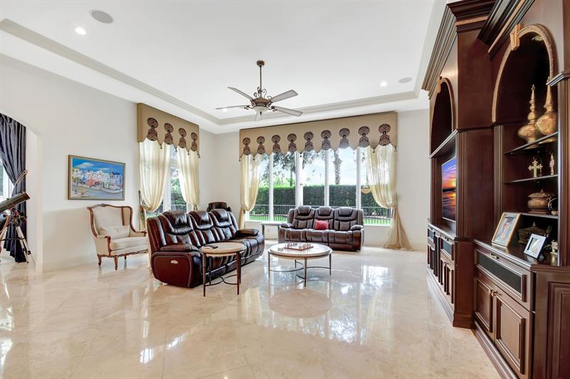 Image 23 of 100 For 6453 Montesito Street