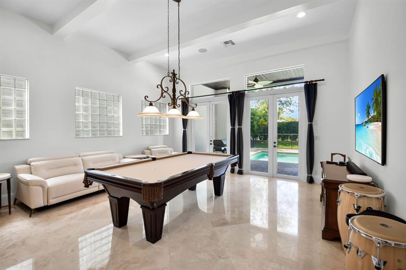 Image 28 of 100 For 6453 Montesito Street