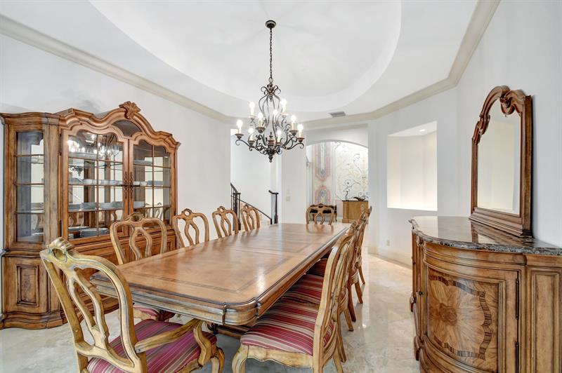 Image 32 of 100 For 6453 Montesito Street