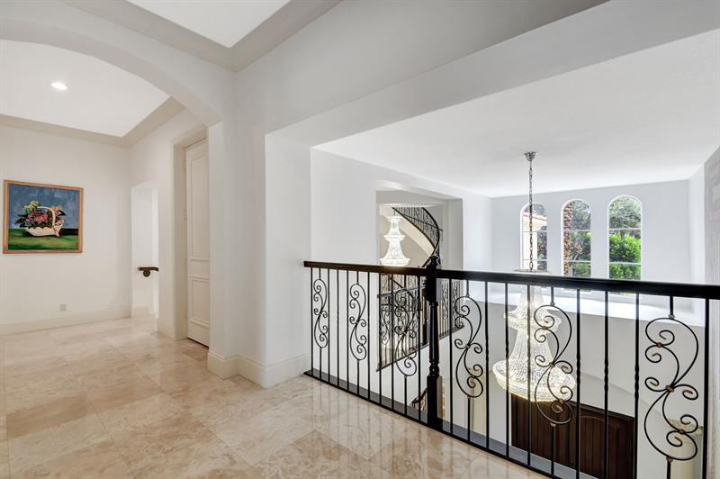 Image 37 of 100 For 6453 Montesito Street