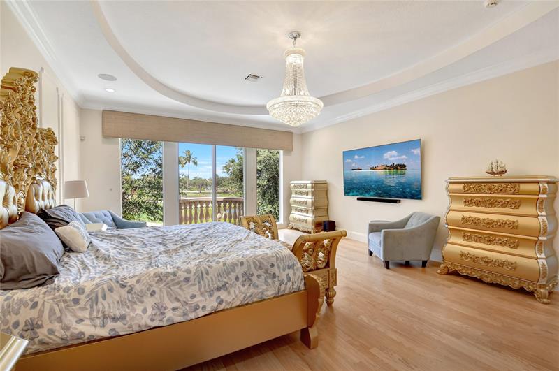 Image 41 of 100 For 6453 Montesito Street