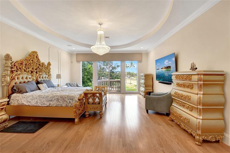 Image 42 of 100 For 6453 Montesito Street