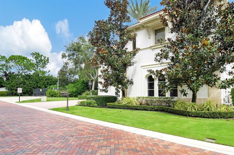 Image 5 of 100 For 6453 Montesito Street