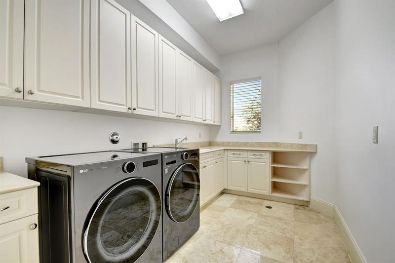 Image 62 of 100 For 6453 Montesito Street