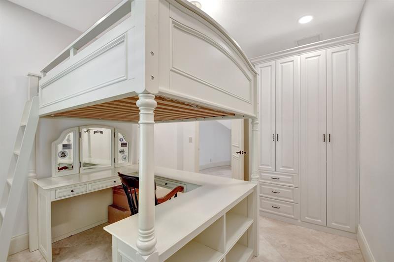 Image 79 of 100 For 6453 Montesito Street