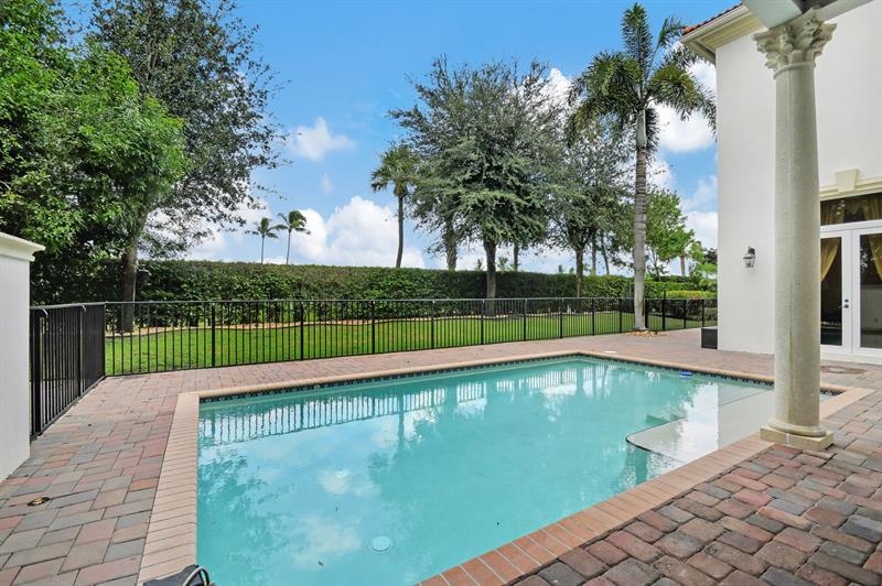 Image 82 of 100 For 6453 Montesito Street