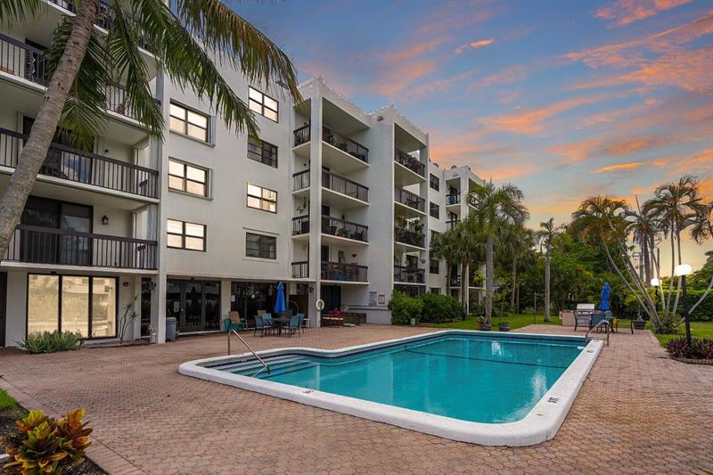 Image 23 of 27 For 2707 14th Street Cswy  305