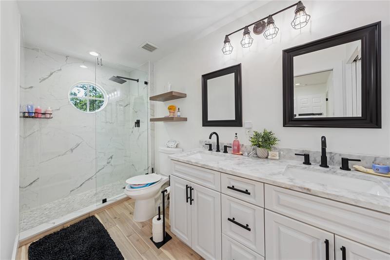 Image 26 of 35 For 15799 Menton Bay Ct