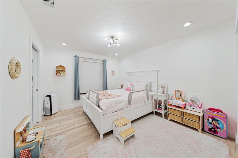 Image 30 of 35 For 15799 Menton Bay Ct