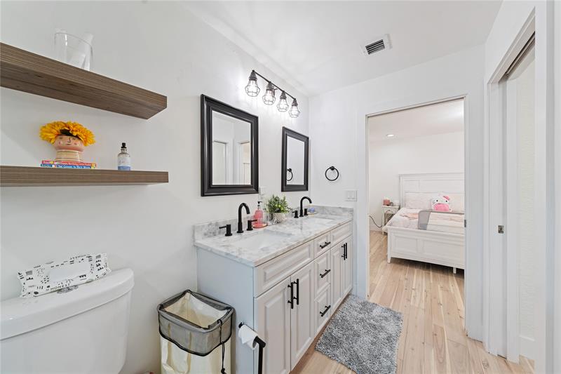 Image 31 of 35 For 15799 Menton Bay Ct