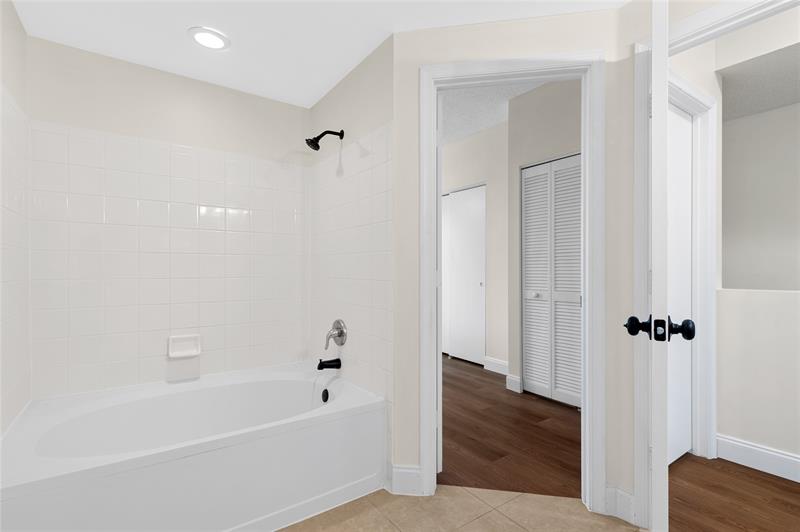 Image 19 of 25 For 11000 Light House Ct  11000