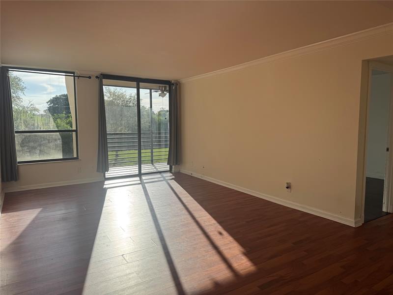 Image 13 of 24 For 6301 University Dr  222