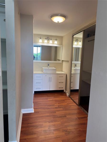 Image 17 of 24 For 6301 University Dr  222