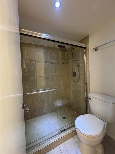 Image 21 of 24 For 6301 University Dr  222