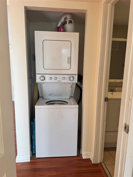 Image 22 of 24 For 6301 University Dr  222