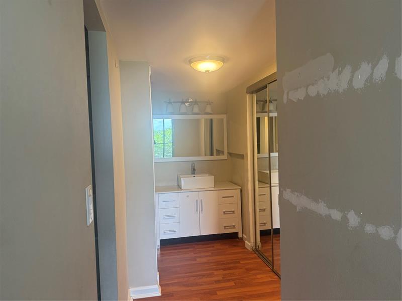 Image 5 of 24 For 6301 University Dr  222