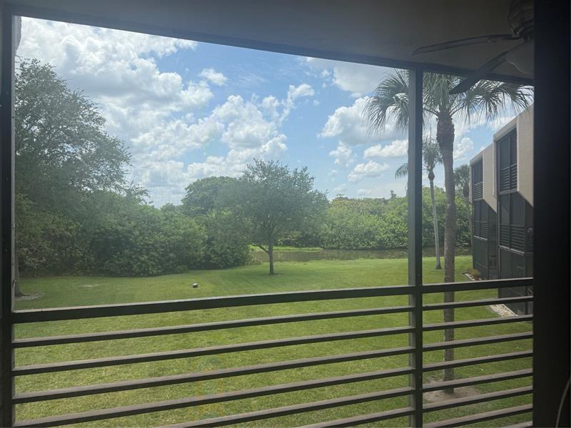 Image 7 of 24 For 6301 University Dr  222