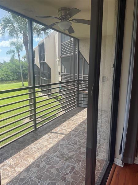 Image 8 of 24 For 6301 University Dr  222