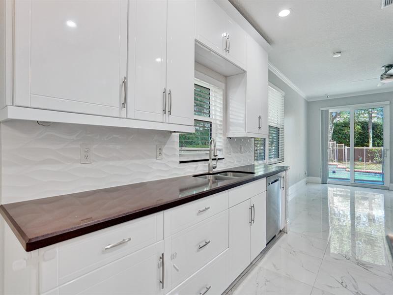 Image 10 of 50 For 6424 Egret Ave