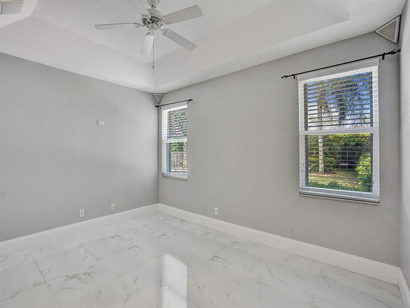 Image 20 of 50 For 6424 Egret Ave