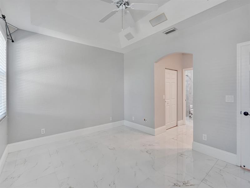 Image 21 of 50 For 6424 Egret Ave