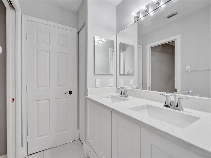 Image 31 of 50 For 6424 Egret Ave