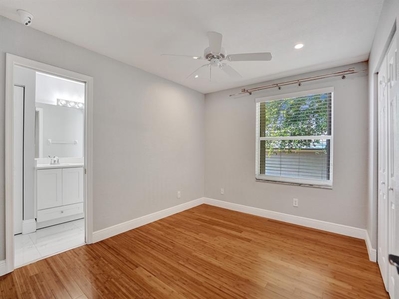 Image 33 of 50 For 6424 Egret Ave