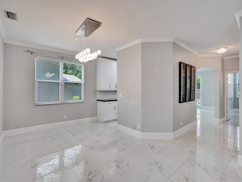 Image 7 of 50 For 6424 Egret Ave