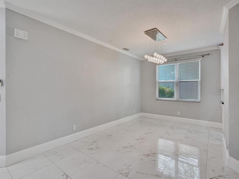Image 8 of 50 For 6424 Egret Ave