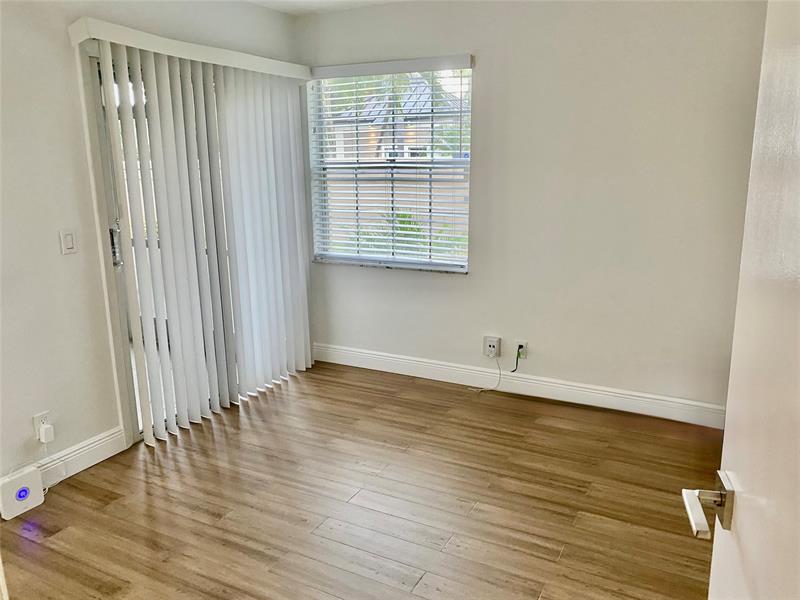 Image 13 of 24 For 5357 Buckhead Cir  1030
