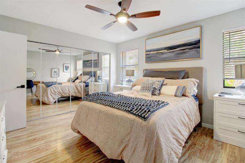 Image 12 of 30 For 10324 3rd St  4
