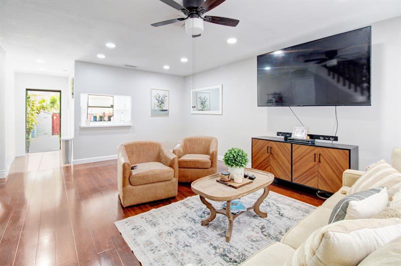 Image 22 of 30 For 10324 3rd St  4