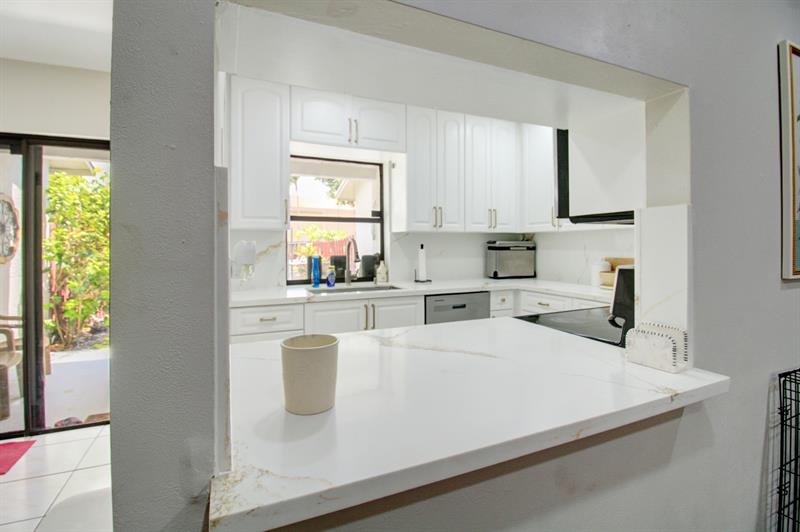 Image 7 of 30 For 10324 3rd St  4