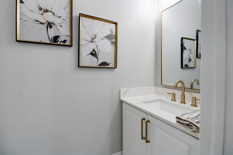 Image 8 of 30 For 10324 3rd St  4