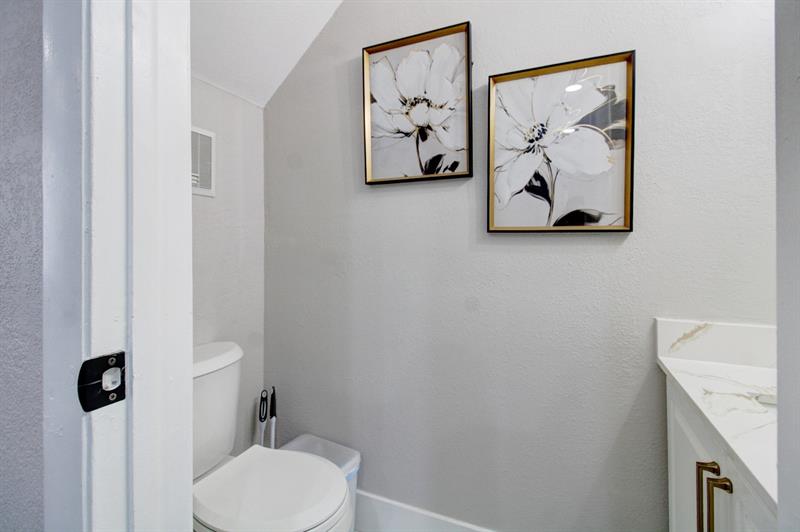Image 9 of 30 For 10324 3rd St  4
